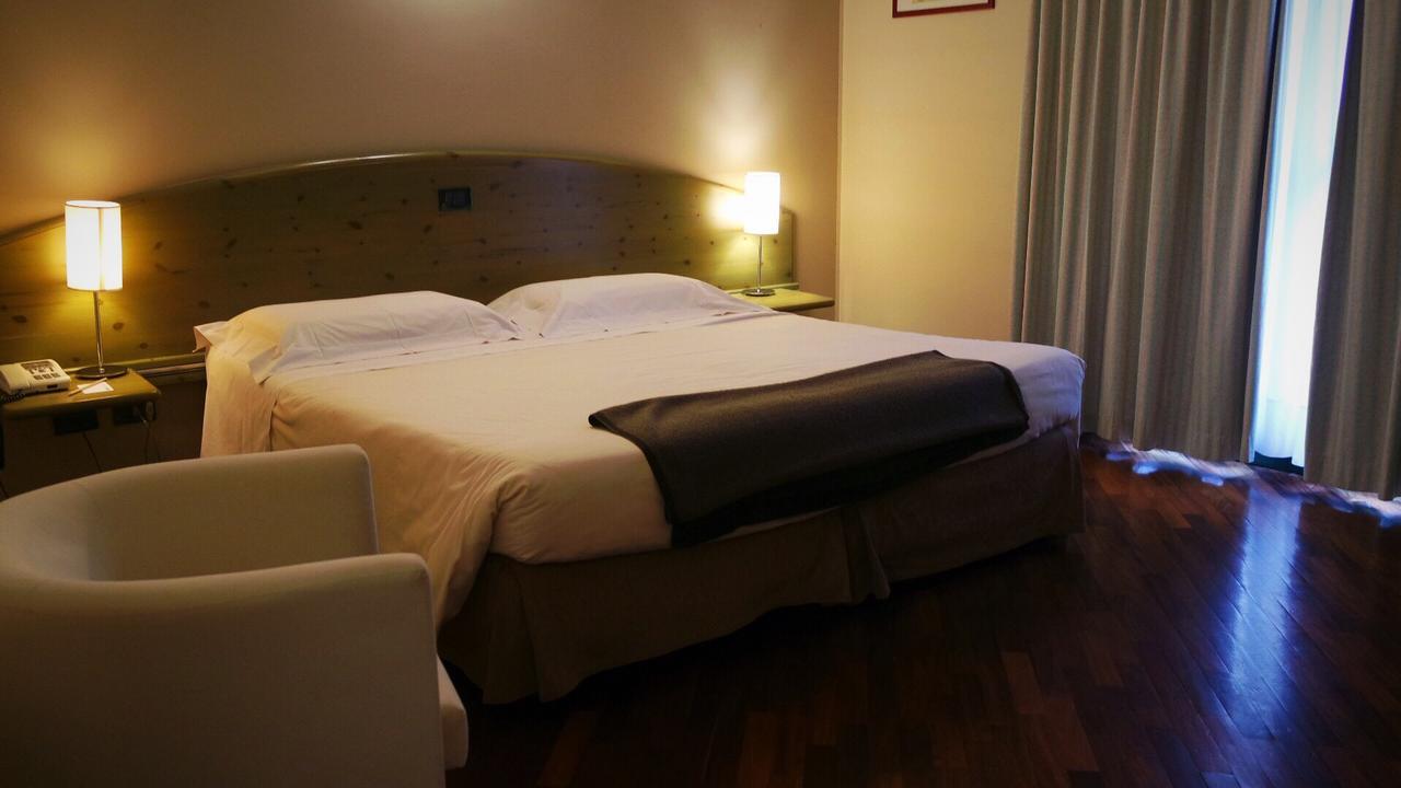 Della Roccia 4* Varano deʼ Melegari
