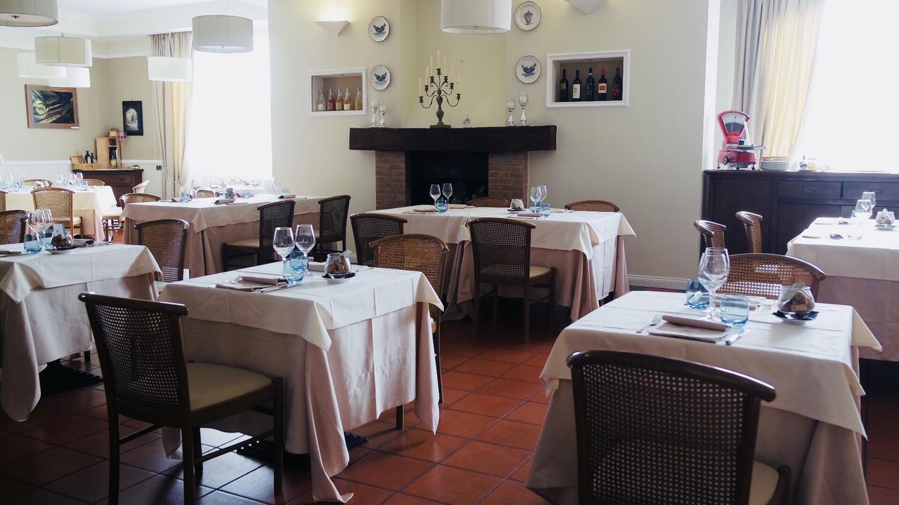 Della Roccia 4* Varano deʼ Melegari